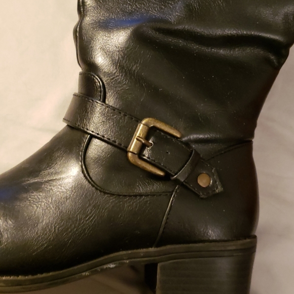 Boots - Picture 5 of 5